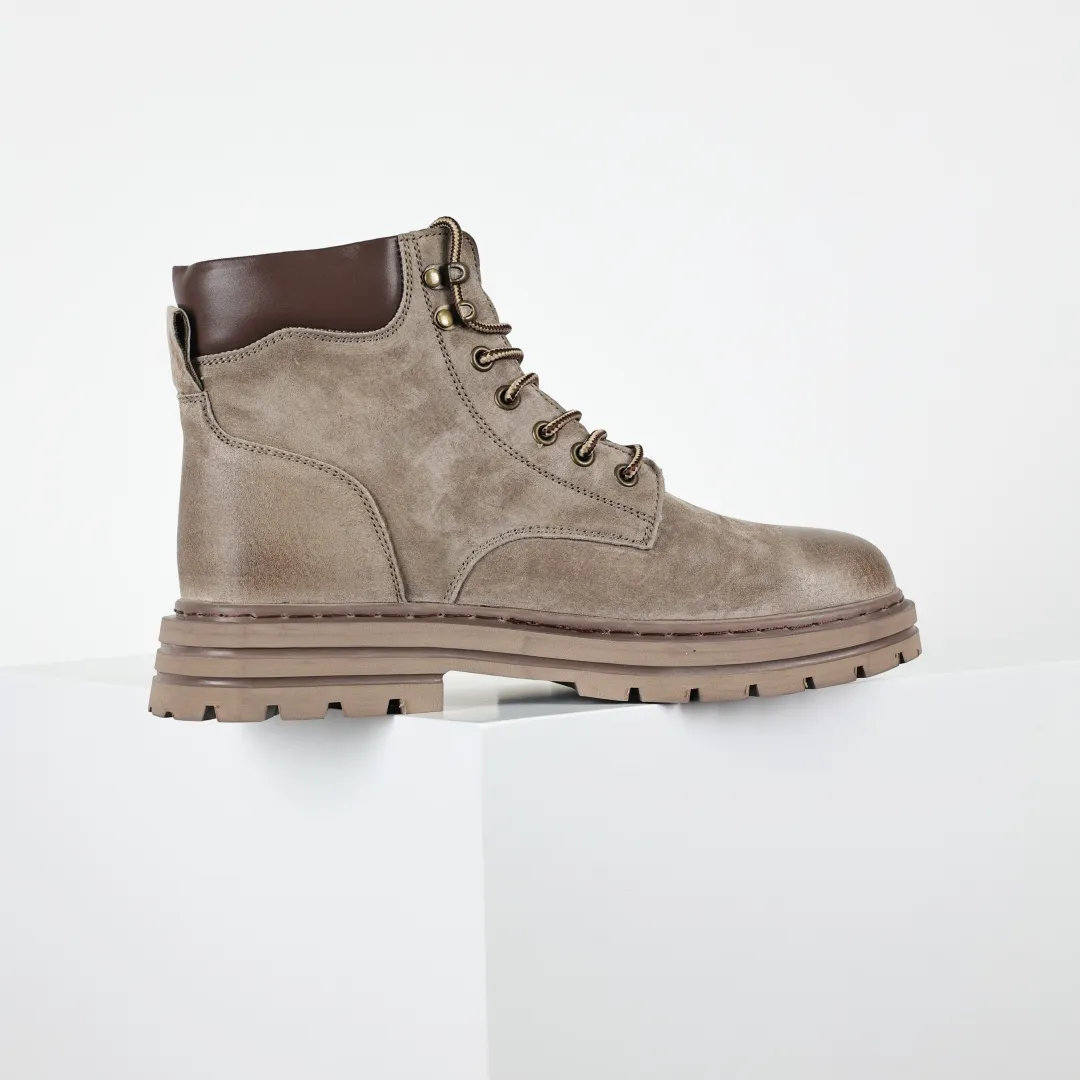Copywriting price 💰620 Core recommendation Good price CAT Carter tough guy bulldozer brand classic versatile outdoor casual rhubarb boots series Guangdong factory quality 25ss autumn and winter new style Perennial fashion trend matching The fabric is imported from Italy frosted cowhide All shoes are made of genuine cowhide materials from outsole to hardware are made from OEM raw materials Good products do not kill pigs First order quality is strictly controlled Full set of official website unified packaging Special for cold protection and outdoor use this winter Daily casual matching, a must-have for stylish men. Size: 38 39 40 41 42 43 44 (one size larger)